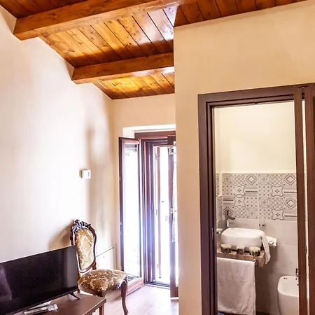 B&B Piazza Noua 1831 索拉