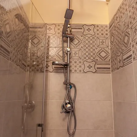 Piazza Noua 1831 Bed & Breakfast *