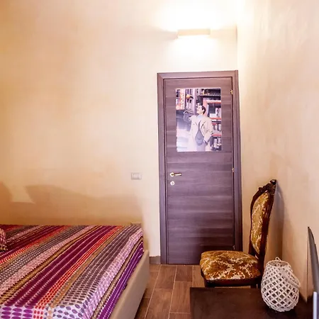 B&B Piazza Noua 1831 住宿加早餐酒店 索拉