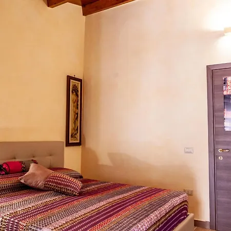 B&B Piazza Noua 1831 3* 索拉